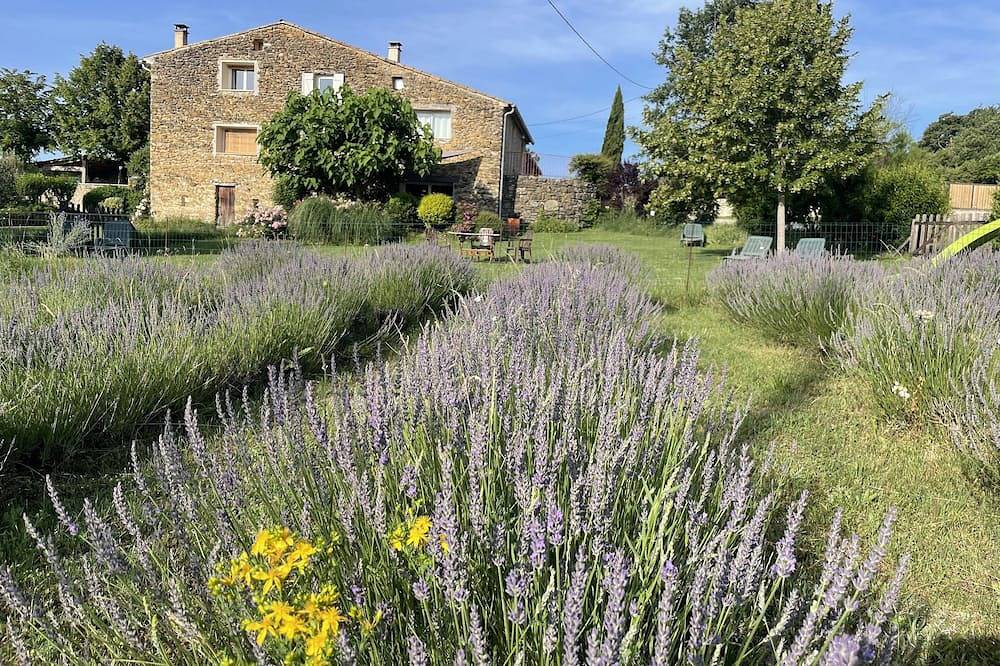 Le gîte d'Agathe en Luberon, vivre une expérience en pleine nature ! in Limans, Parc naturel régional du Luberon