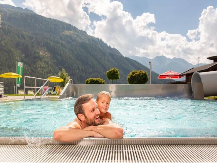 Ferienhaus für 12 Personen, mit Balkon und Pool im Salzburger Land - 3