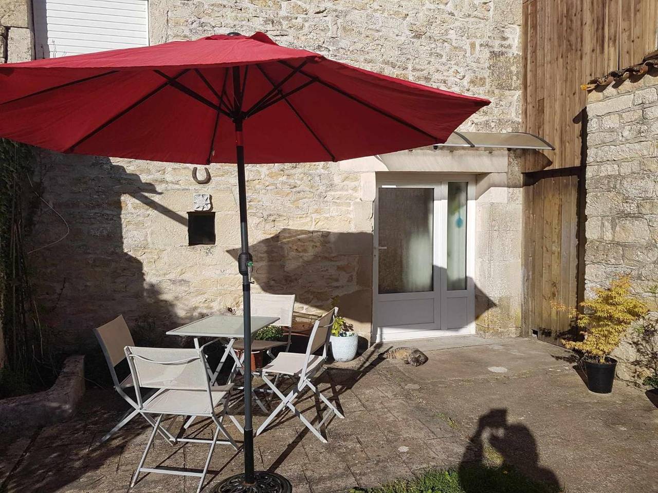 Gîte La Grange – Comfortable Stay with Pool and Playground in La Chapelle-Pouilloux in La Chapelle-Pouilloux, Niort und Umgebung