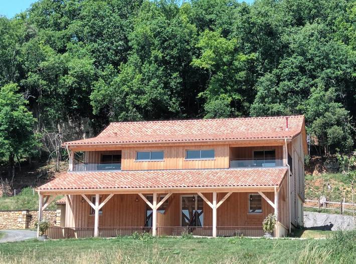 Gîte pour 6 personnes, avec piscine et terrasse