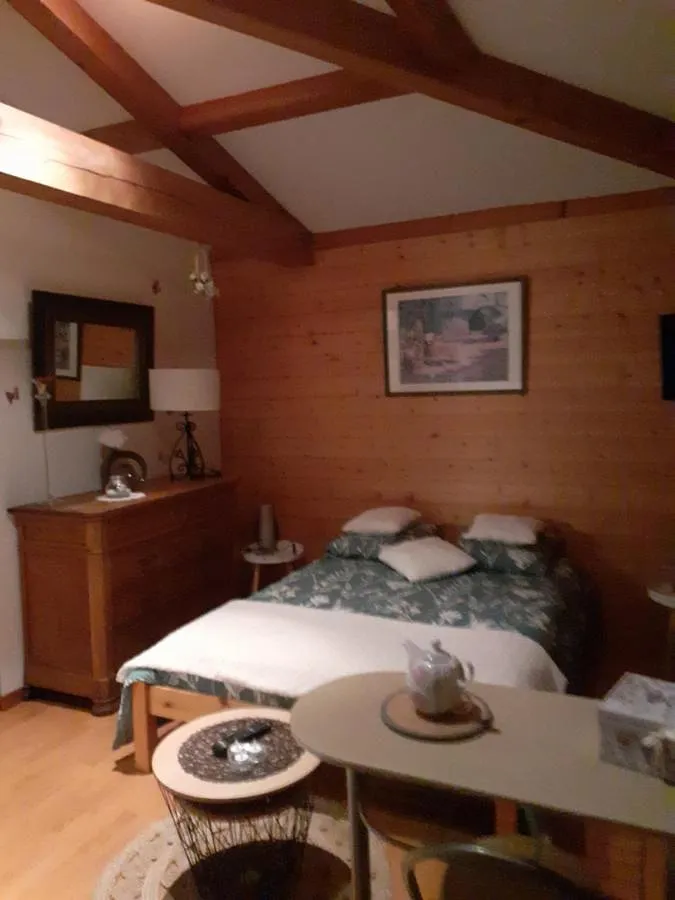 Chambre d’hôte pour 4 personnes, avec vue ainsi que jardin et piscine - 1