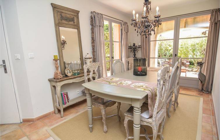 Location de vacances pour 6 personnes, avec piscine ainsi que jardin et terrasse à Mallemort - 4