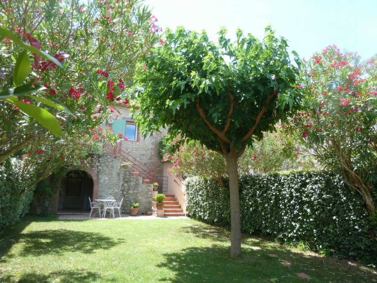 Madeloc in Saint-Cyprien, Côte d'Améthyste