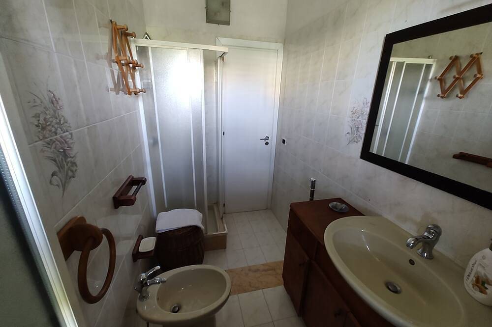 Villa con piscina exclusiva a 5 minutos del mar. in Altavilla Milicia, Provincia de Palermo