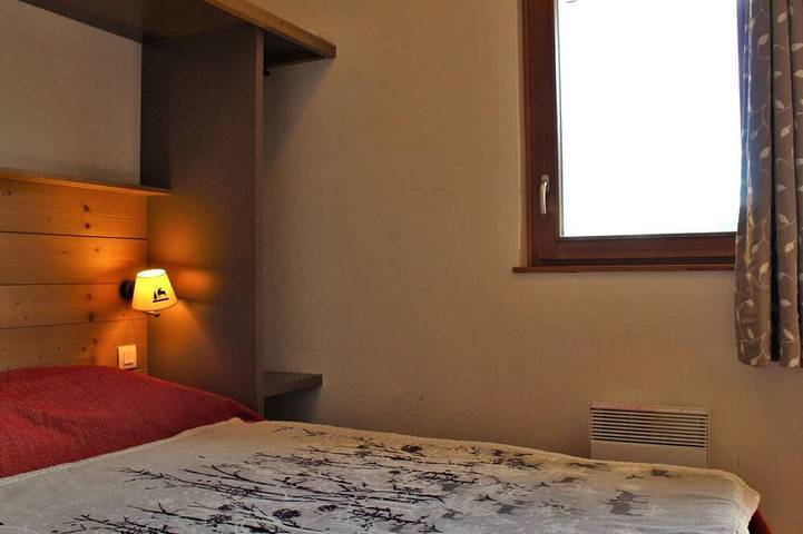 Appartement entier, Appartement cosy 2 pièces avec balcon, piscine, sauna et accès direct aux pistes - 5 couchages, Risoul in Station de Risoul, Risoul