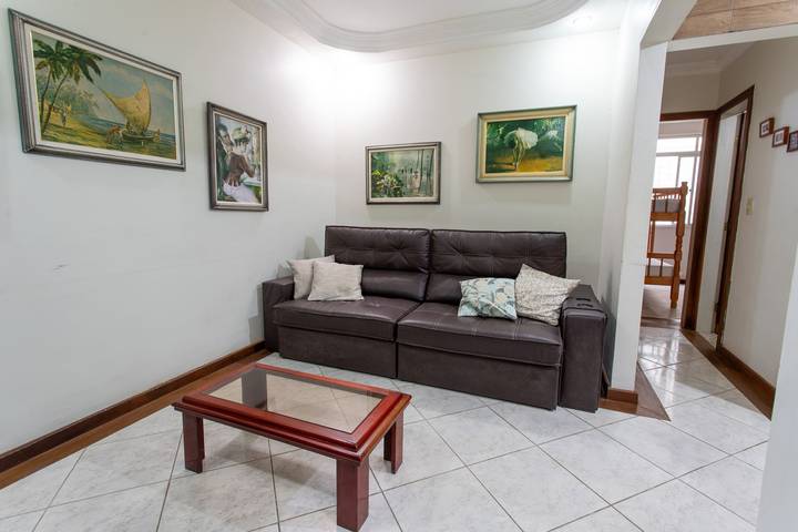 Casas e apartamentos de temporada para 6 pessoas, com jardim em Guarapari