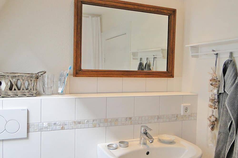 Entire apartment, The \"Möwennest\" vacation apartment in the small, lovingly restored captain's house, directly on Kappeln harbor, is beautifully and comfortably furnished in Kappeln, Kappeln and surroundings