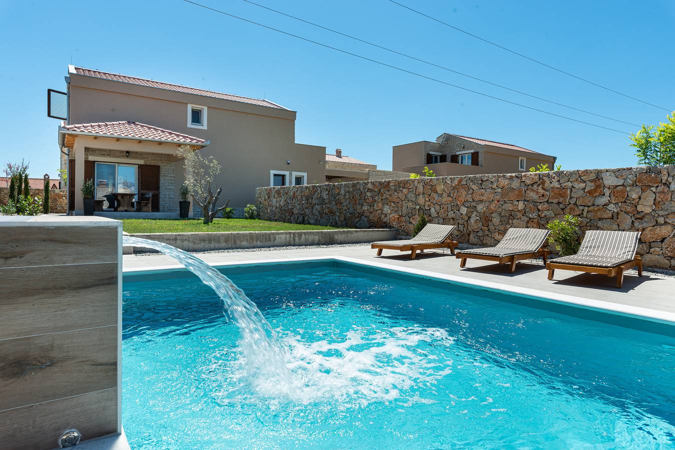 Villa Rea 4 mit beheiztem Pool in Privlaka, Zadar