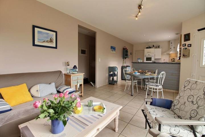 Gîte pour 4 personnes, avec terrasse et jardin à Trévou-Tréguignec - 3