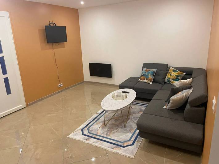 Gîte pour 4 personnes, avec terrasse et jardin à Drap