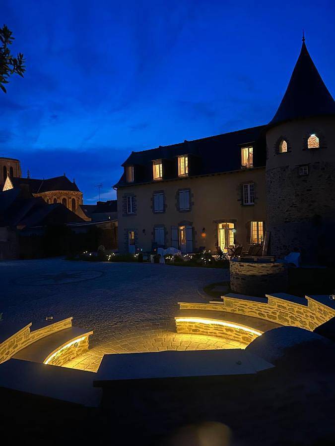 Gîte pour 2 personnes, avec vue et terrasse dans Domagné