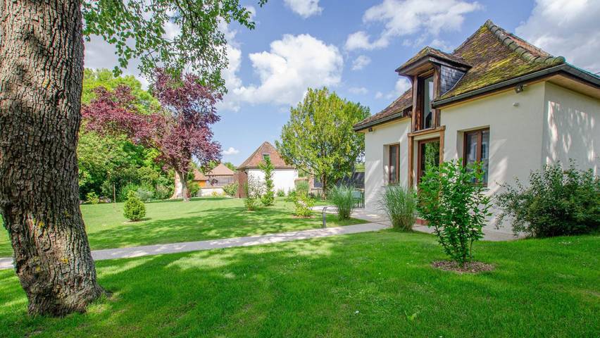 Gîte pour 4 personnes, avec Terrasse et Jardin à Dosches