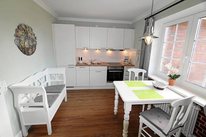 Ganze Wohnung, Wundervolles Erdgeschoss-Appartement mit einzigartigem Gartenblick in Nordfriesische Inseln (Schleswig-Holstein) (Schleswig-Holstein), Wenningstedt