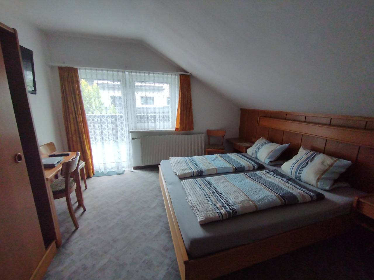 Dreibettzimmer mit Dusche, Wc in Schladming, Schladming-Dachstein