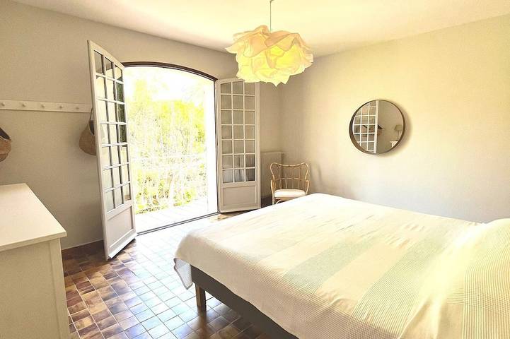 Villa pour 9 personnes, avec balcon ainsi que piscine et jardin à Saint-Cyr-sur-Mer - 4