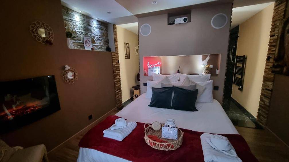 Appartement entier, Nouveau - L'instant Passion - Love Room in Tourlaville, Cherbourg-en-Cotentin
