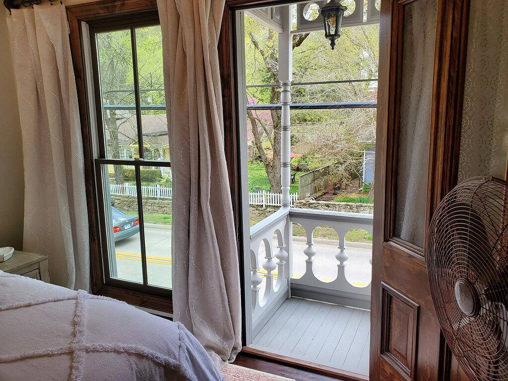 Historic Tiny House - Down on Main Street! in Eureka Springs, Carroll County (AR)