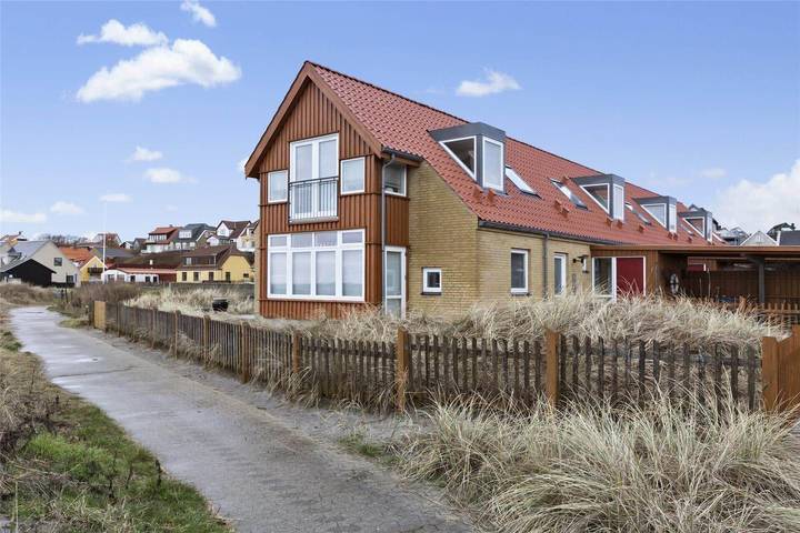 Ferieudlejning for 6 personer, med terrasse i Hundested