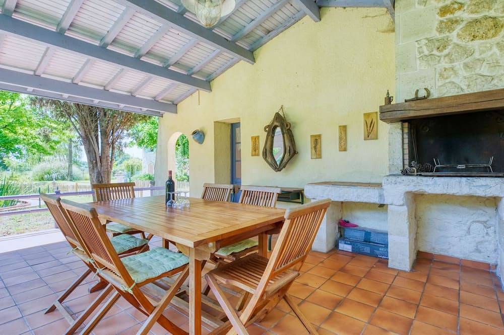Vacation home Nola by Interhome in Gaillan-en-Médoc, Lesparre-Médoc region
