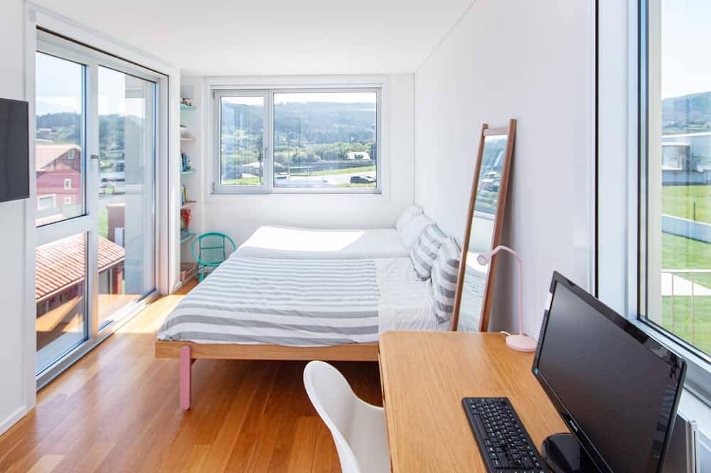 Ag Villa Razo Deluxe, with swimming pool and beach 400m away in Razo, Carballo