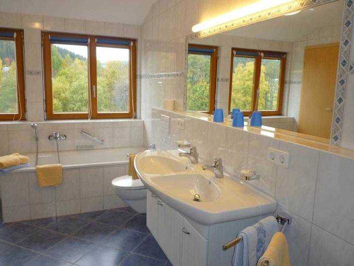 Ferienwohnung für 2 Personen, mit Balkon und Sauna sowie Ausblick und Seeblick in Titisee-Neustadt - 2