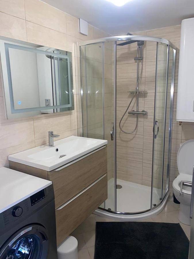 Gîte pour 4 personnes, avec terrasse dans Office De Tourisme Du Pays Des Sorgues Et Des Monts De Vaucluse - 4