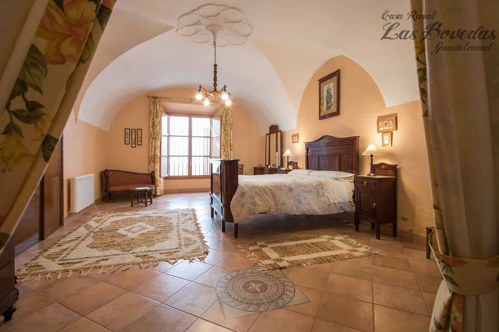 Casa Rural para 16 personas en el Parque Natural Sierra Norte de Sevilla in Guadalcanal, Sierra Morena