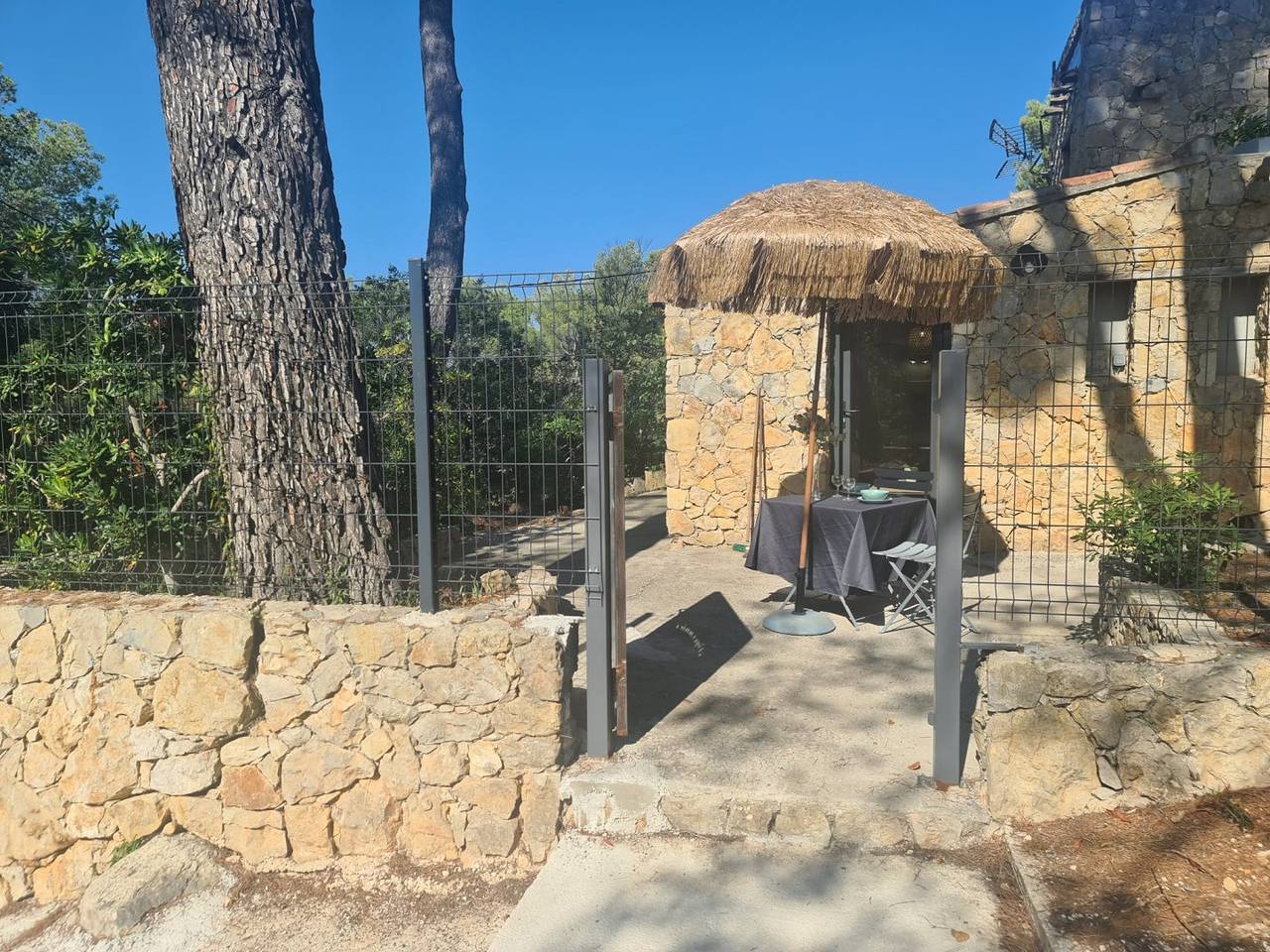 Gîte provençal, 900 m plage in Sanary-sur-Mer, Région de Toulon