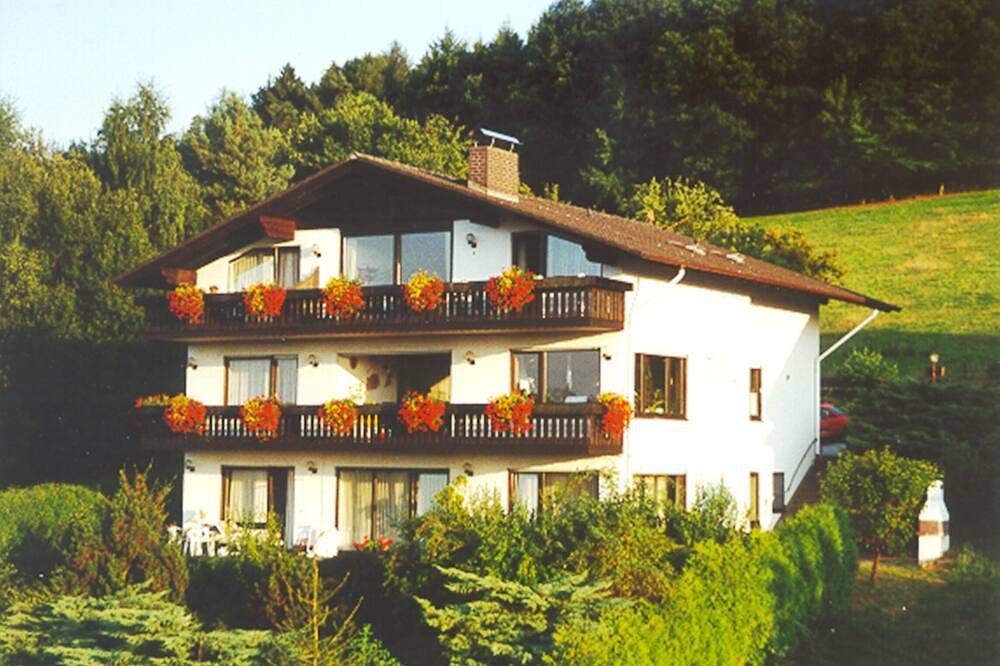Ganze Wohnung, Haus Fernblick*** Bad König, ruhige Lage, Natur, Thermalbad, Kur, Wlan, Lcd-Tv in Bad König, Main-Odenwald