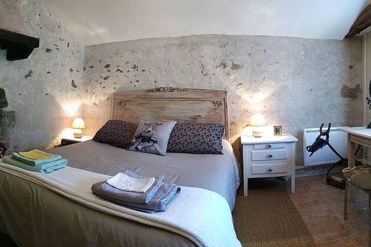 Gîte pour 4 personnes, avec jardin et terrasse à Lachaux