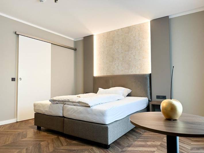 Hotel für 3 Personen, mit Terrasse und Ausblick in Osnabrück - 2