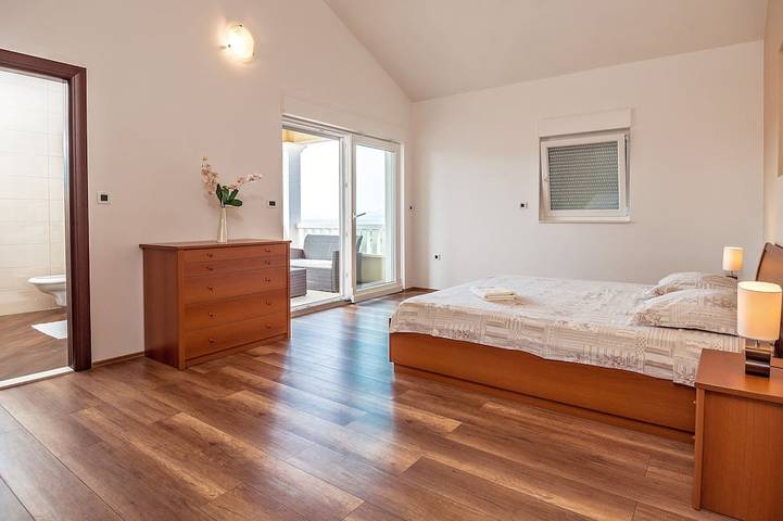 Villa pour 9 personnes, avec jardin dans Šolta - 2