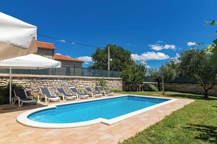 Ferienhaus für 5 Personen, mit Garten und Balkon