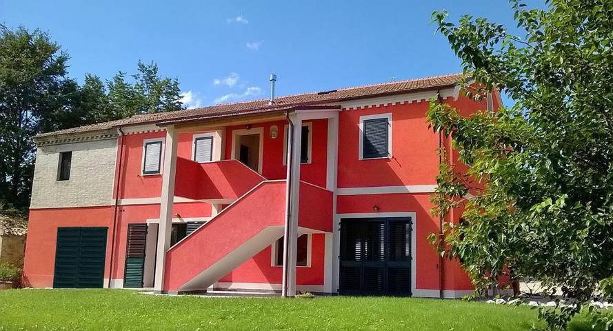 Agriturismo per 2 persone, con Terrazza e Giardino a Camerano