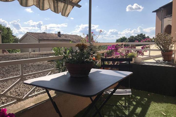 Appartement de vacances pour 4 personnes, avec piscine et balcon