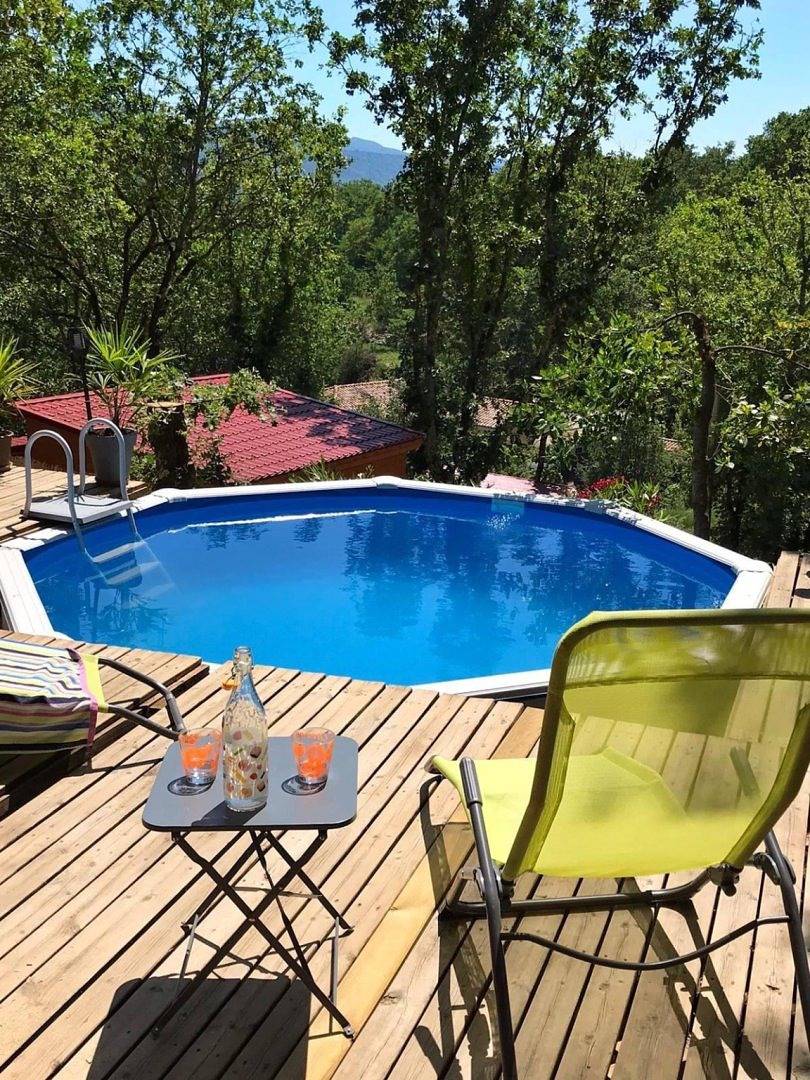 Chalet Matéo climatisé avec piscine privative in Saint-Alban-Auriolles, Ardèche