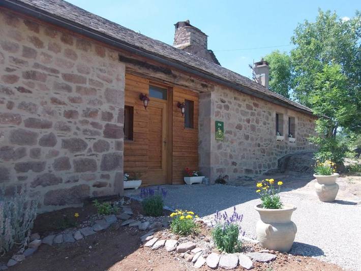 Location de vacances pour 4 personnes, avec jardin et vue, adapté aux familles à Castelnau-Pégayrols - 2