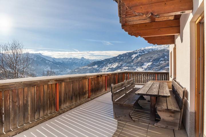 Ganze Wohnung, Apartment „Zillertal 3000“ mit Bergblick, Wlan und Terrasse in Stummerberg, Ski-Optimal Hochzillertal