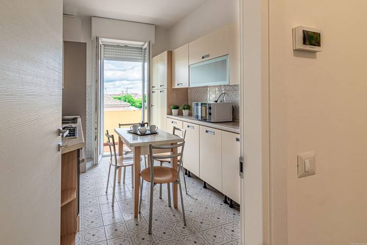 Appartamento intero, Guesthost - Fiera di Ferrara Huge Apartment x7! in Ferrara, Provincia di Ferrara
