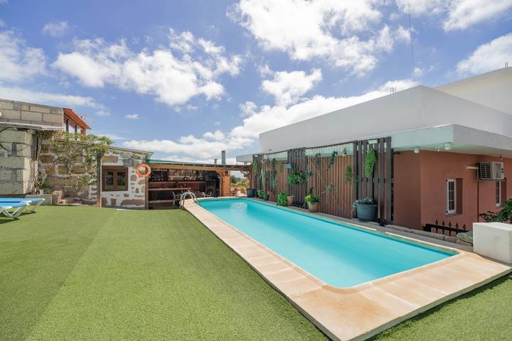 Gîte pour 4 personnes, avec jardin