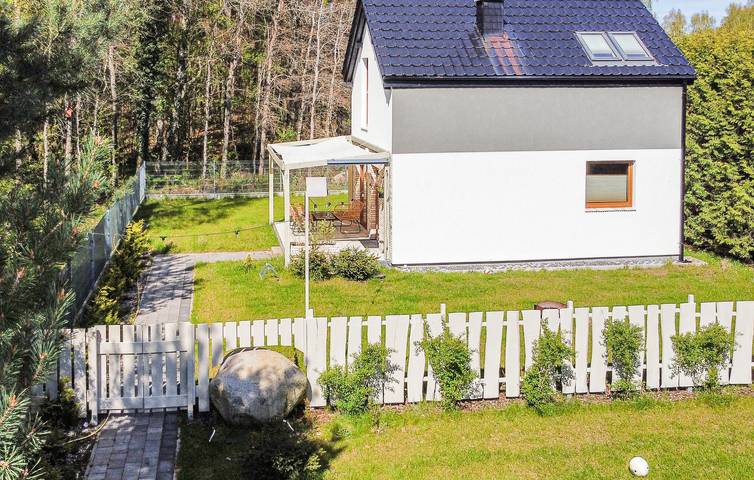 Ferienhaus für 7 Personen, mit Terrasse und Ausblick sowie Garten, mit Haustier