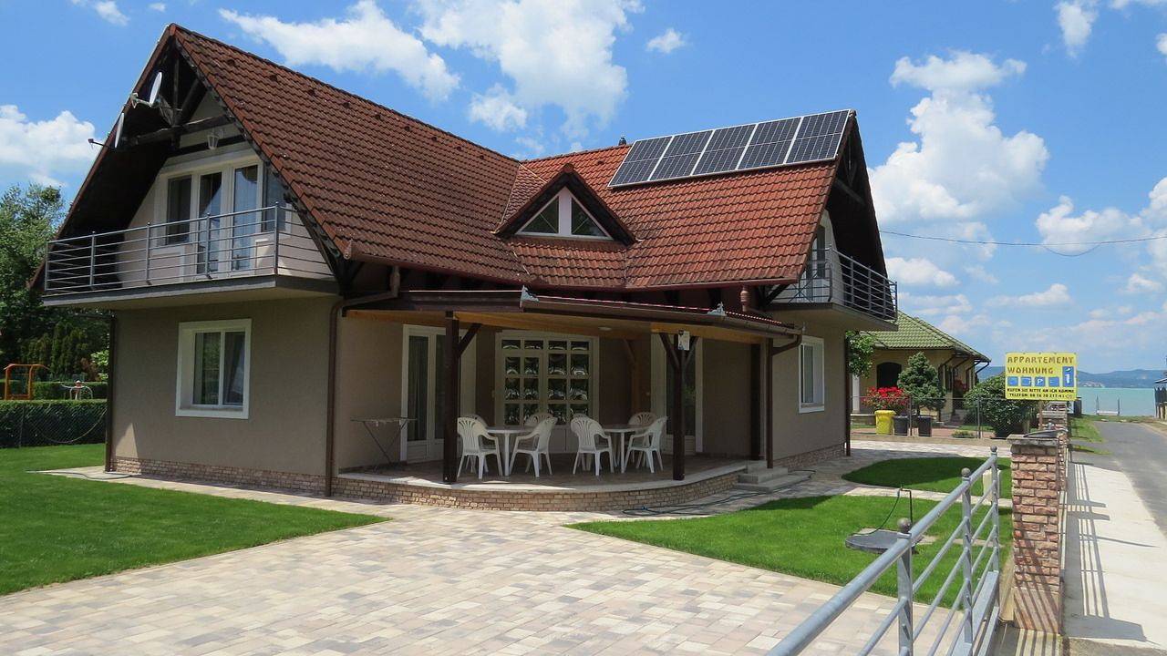 Ganze Ferienwohnung, Ferienwohnung für 4 Personen (40 m²) in Balatonlelle in Balatonlelle, Plattensee Südufer
