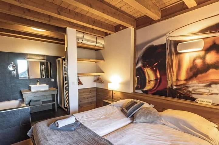 Landhaus, bis 200m skipiste, Erdgeschoss, terrasse, balkon, kamin oder ofen für holz, fernseher in Valfréjus, Modane