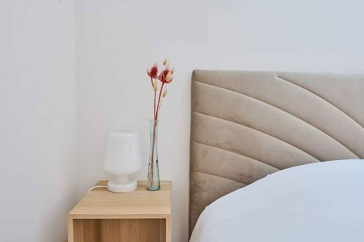 Ganze Wohnung, ★★★★★ Beautiful Duplex Design with private terrace -  Ideally located in Veneux-les-Sablons, Seine-et-Marne
