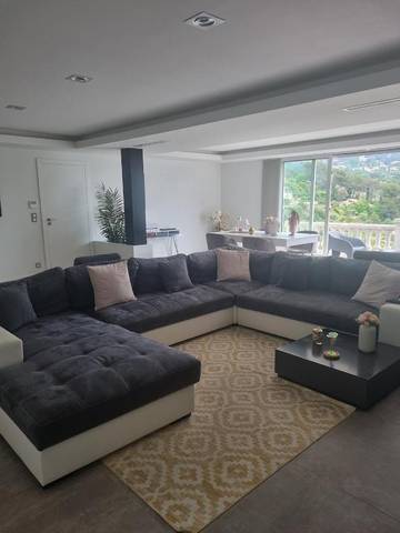 Gîte pour 4 personnes, avec vue et balcon à Peille