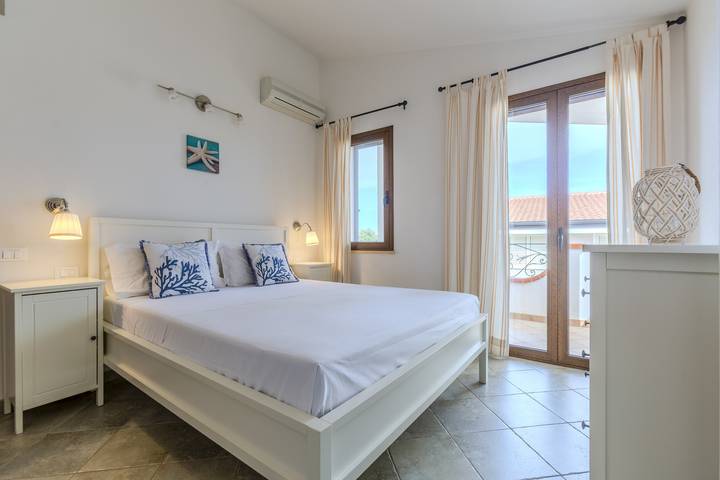 Gîte pour 6 personnes, avec terrasse à Sant'Anna Arresi
