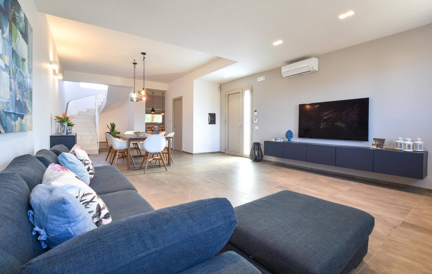 Cozy Apartment with AC, Parking & Terrace 1km from Beach in Palermo Province