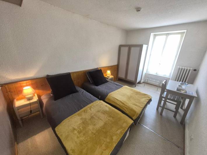 Location de vacances pour 2 personnes, avec Terrasse et Jardin à Ferrières-sur-Sichon - 4