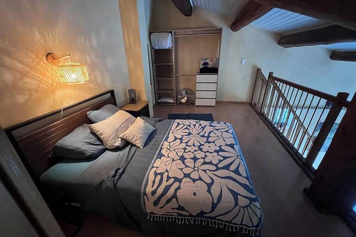 Entire apartment, Gite de Rose under the stars in Gard in Pont-Saint-Esprit, Nimes region