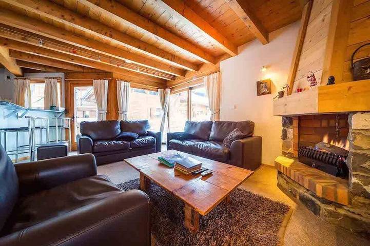 Ferienhaus für 9 Personen, mit Balkon und Whirlpool sowie Garten